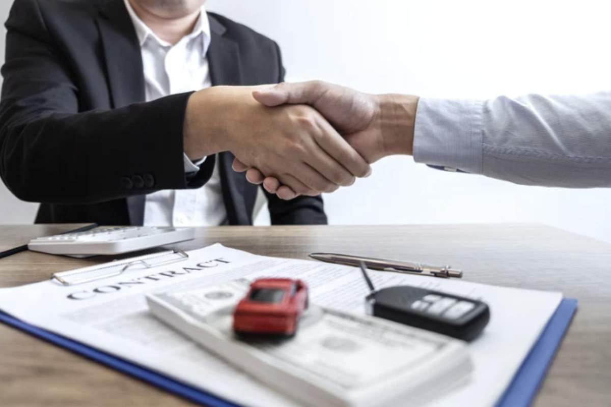 Parallelamente ai rincari, è importante ricordare le modalità assicurative per chi acquista un veicolo nuovo.