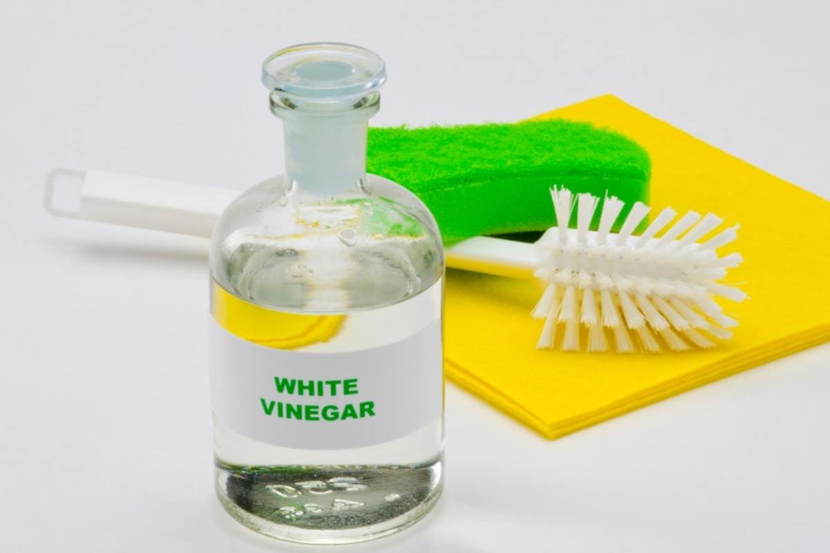 Aceto bianco contro calcare